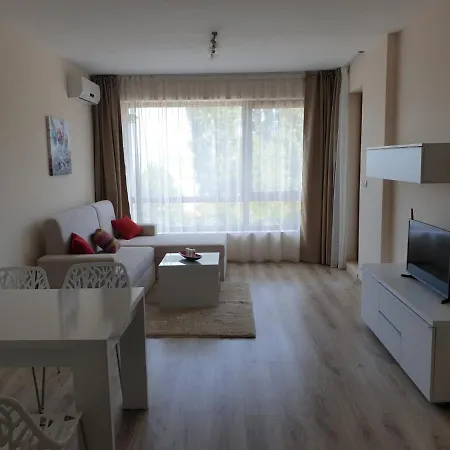South Bay Luxury Studio Várna